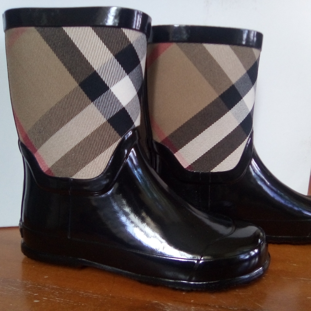 Kids Burberry rain boots